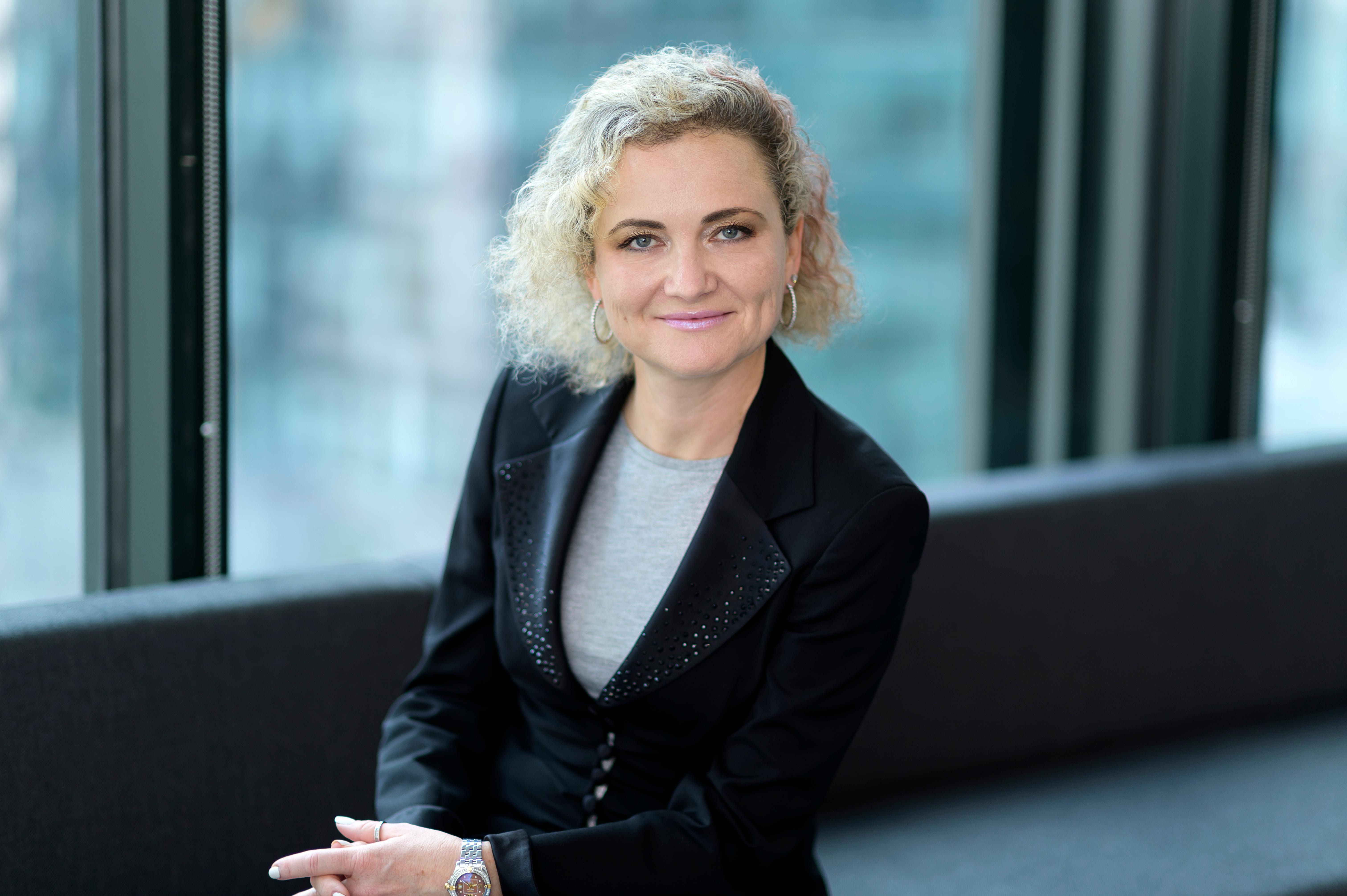 Yana-Professional-pic.jpg